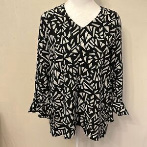 Calessa black white patterned long sleeve V neck blouse Size S New